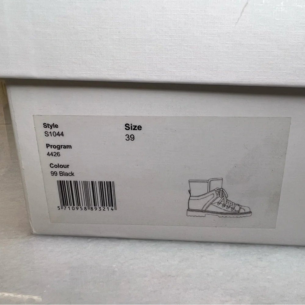 GANNI WOMEN’S QUILTED HIKING BLACK LACE UP BOOTS SZ EU39 - Picture 12 of 12